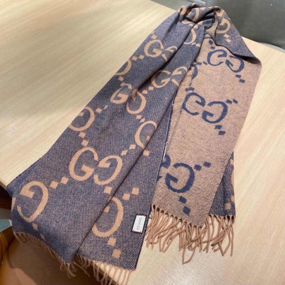 GUCCI scarf